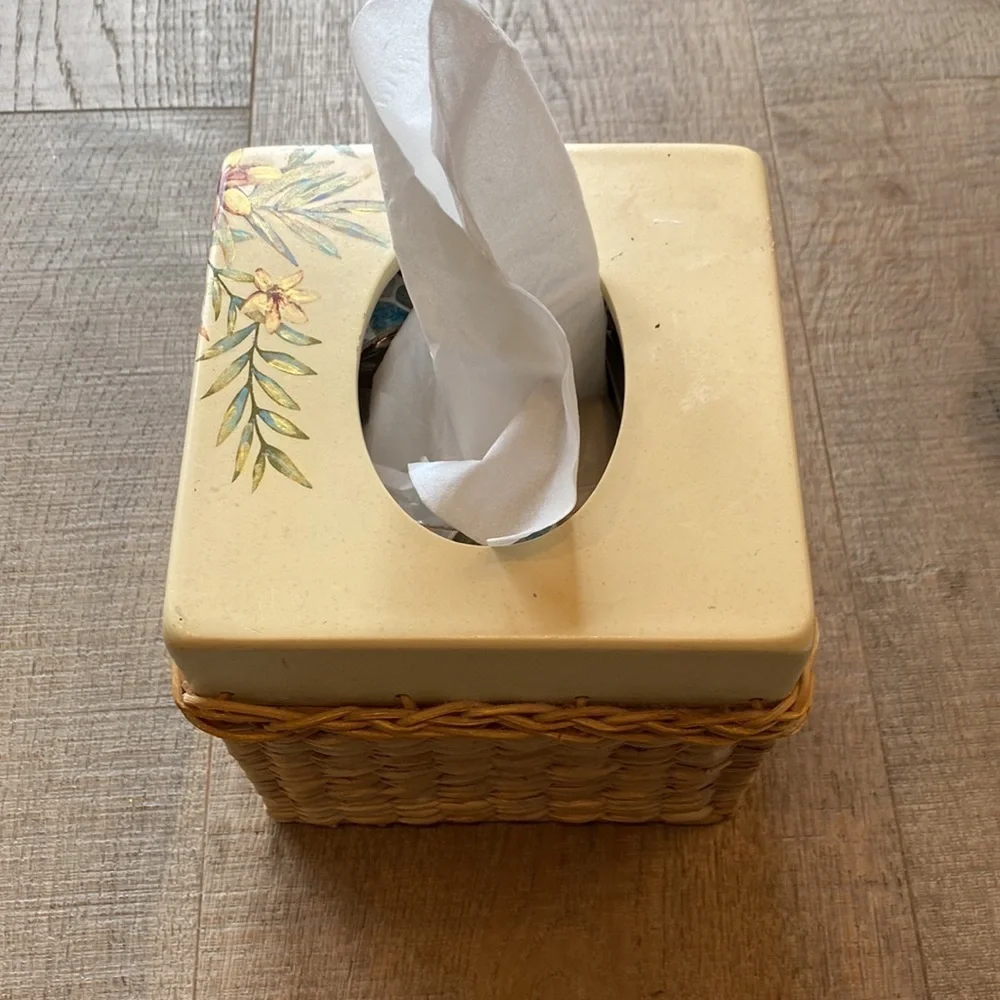 Vintage Floral & Rattan Kleenex Holder